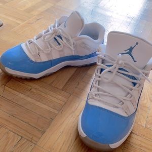 Air Jordan 11 Retro Low ‘White & University Blue’